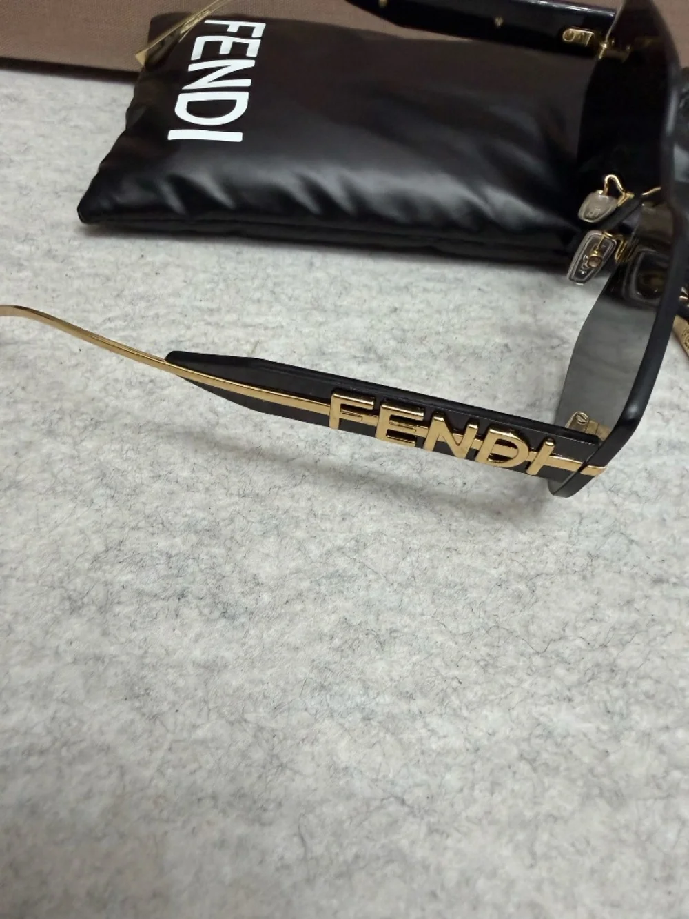 Fendi 00 number 140